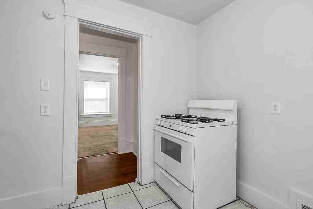 74 7th St Nw #UP - Photo 4 of 8