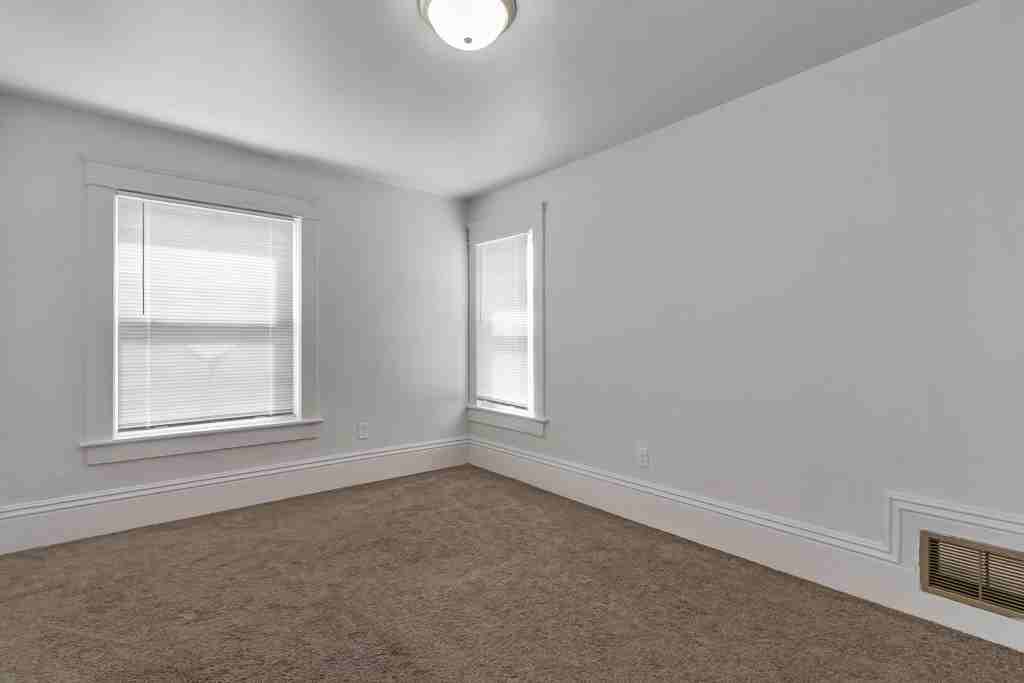 74 7th St Nw #UP - Photo 5 of 8