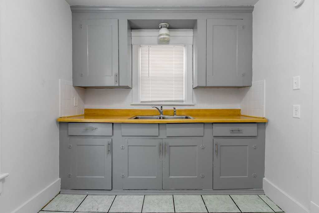 74 7th St Nw #UP - Photo 6 of 8