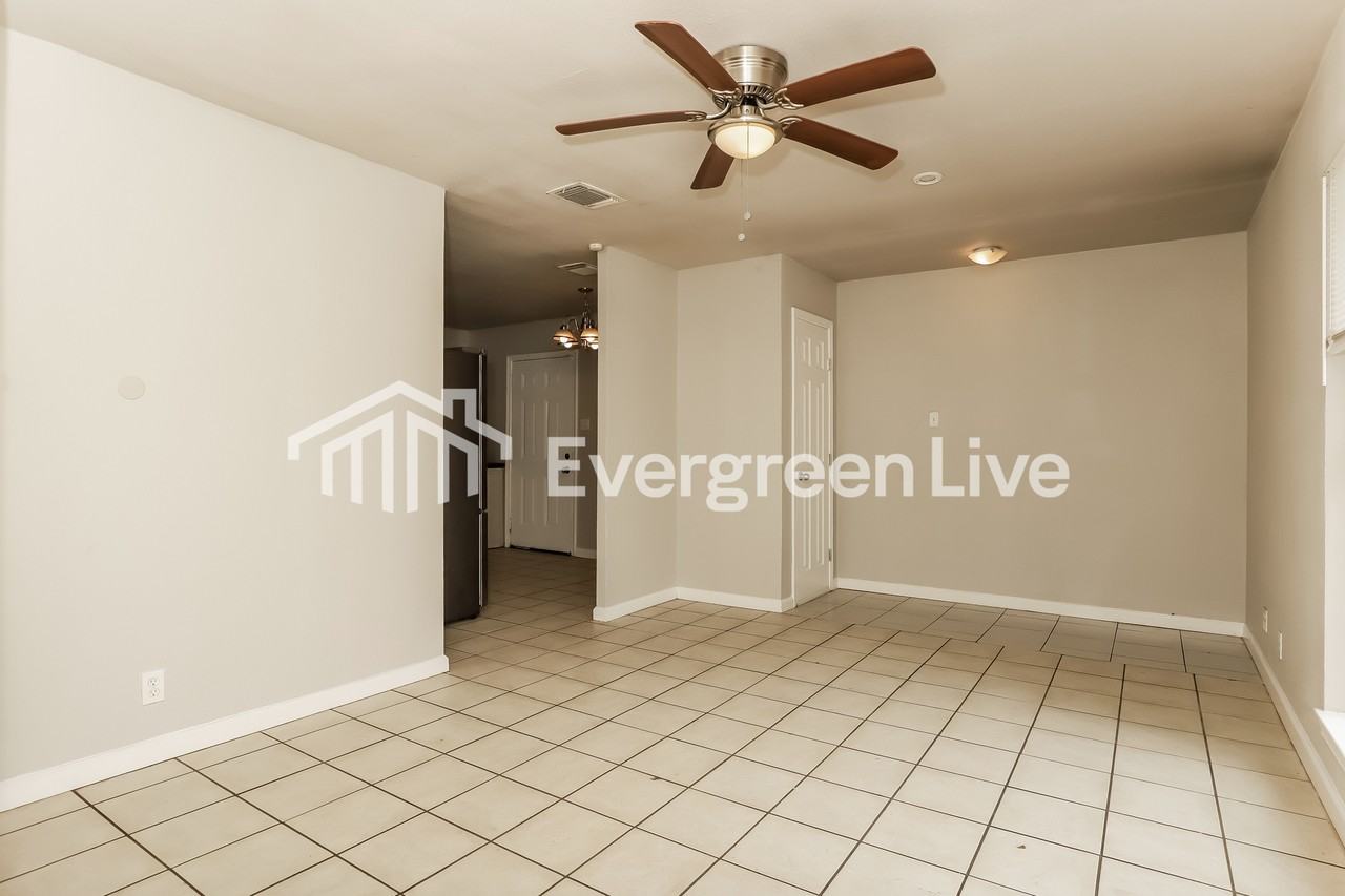 738 Sterling St - Photo 6 of 16