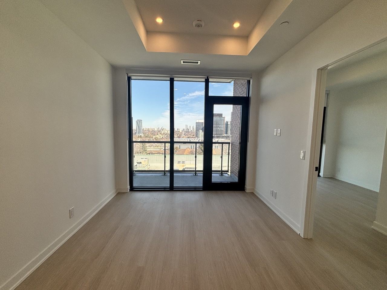 699 Sheppard Avenue East - Photo 6 of 10