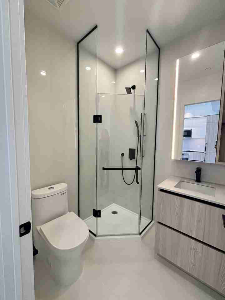 699 Sheppard Avenue East - Photo 7 of 10