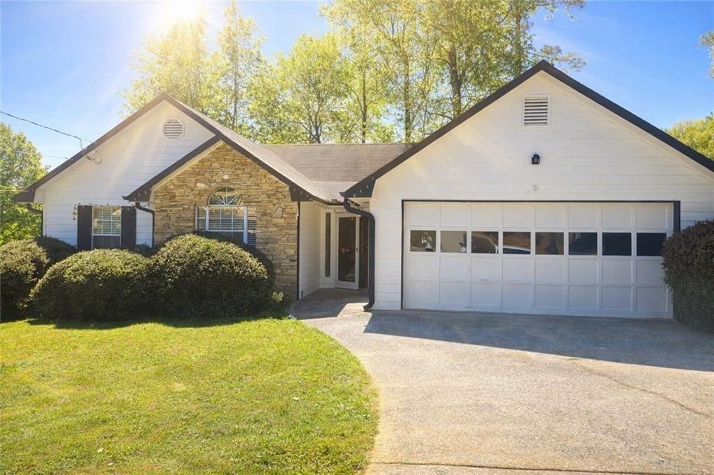 1155 Riverside Trce - Photo 2 of 22