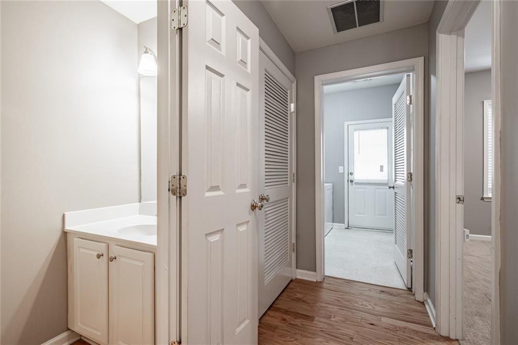 2302 Towneheights Terrace - Photo 5 of 47