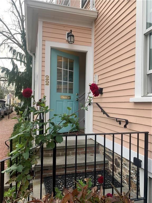 22 Mount Vernon St ##C - Photo 3 of 26