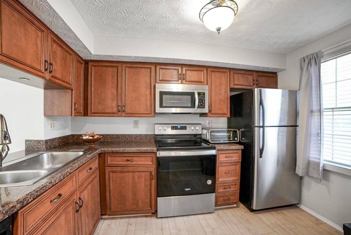 3650 Castle Ter - Photo 6 of 15