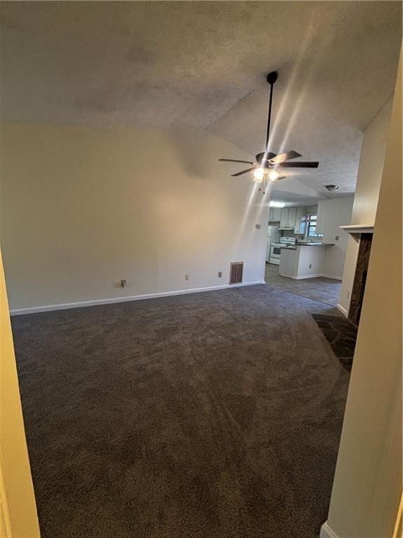 7025 Brentwood Ct - Photo 3 of 12