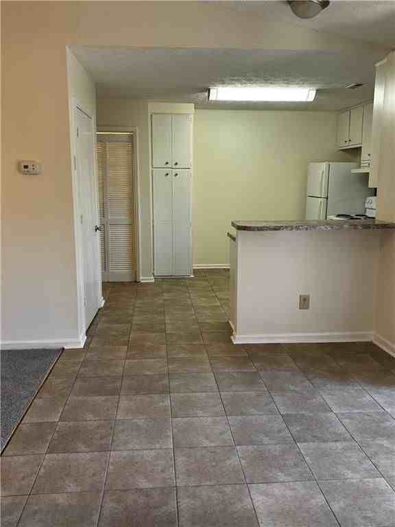 7025 Brentwood Ct - Photo 5 of 12