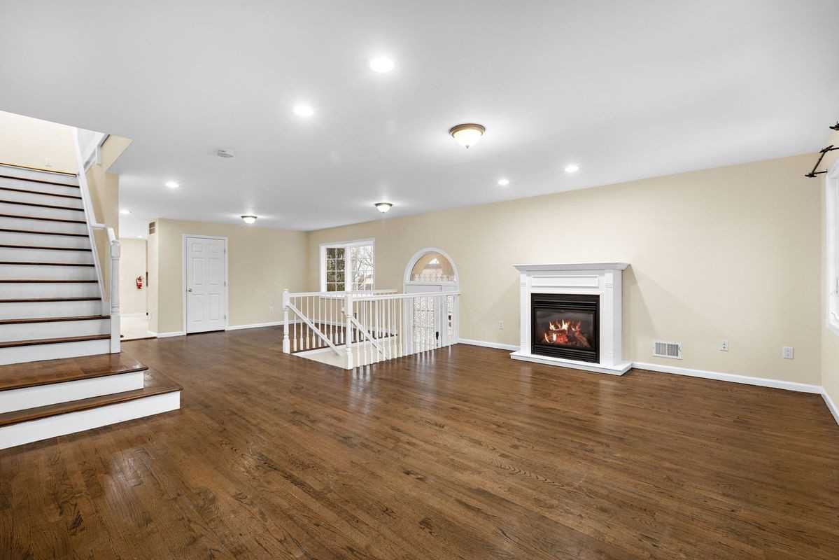 12 Liberty Ct - Photo 4 of 25