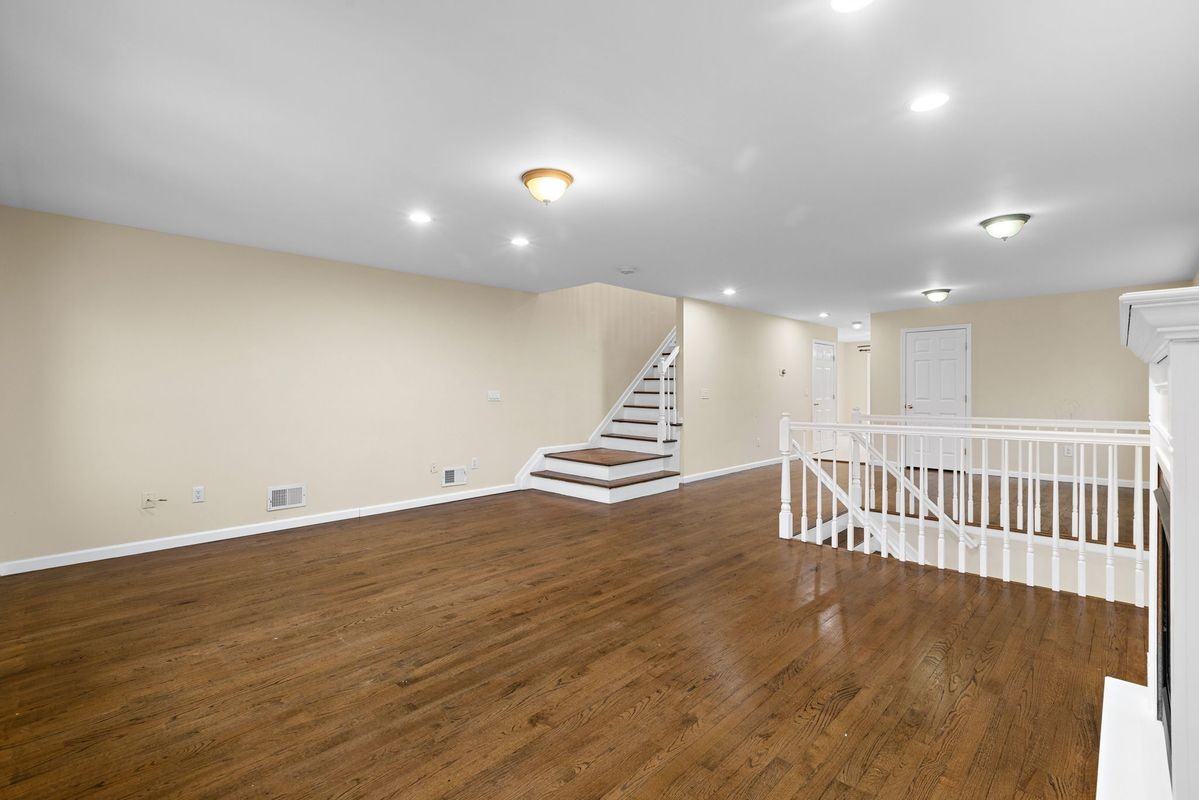 12 Liberty Ct - Photo 5 of 25