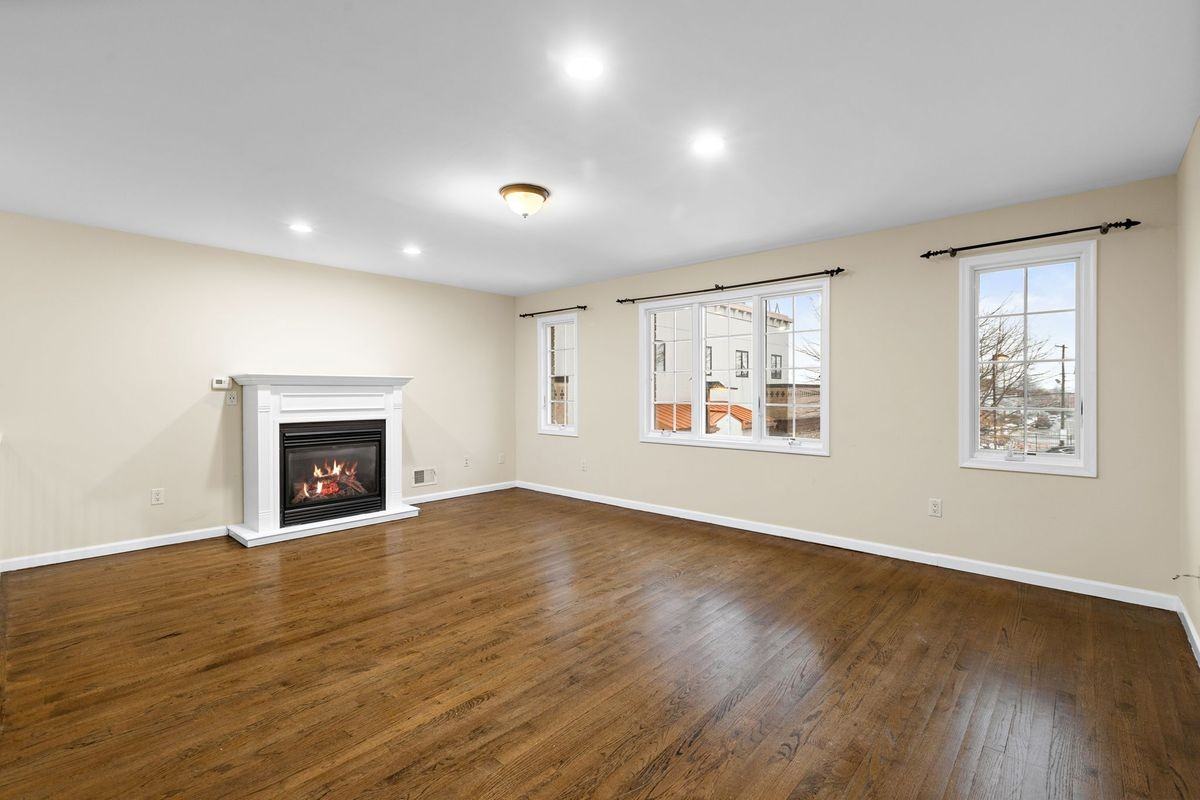 12 Liberty Ct - Photo 7 of 25