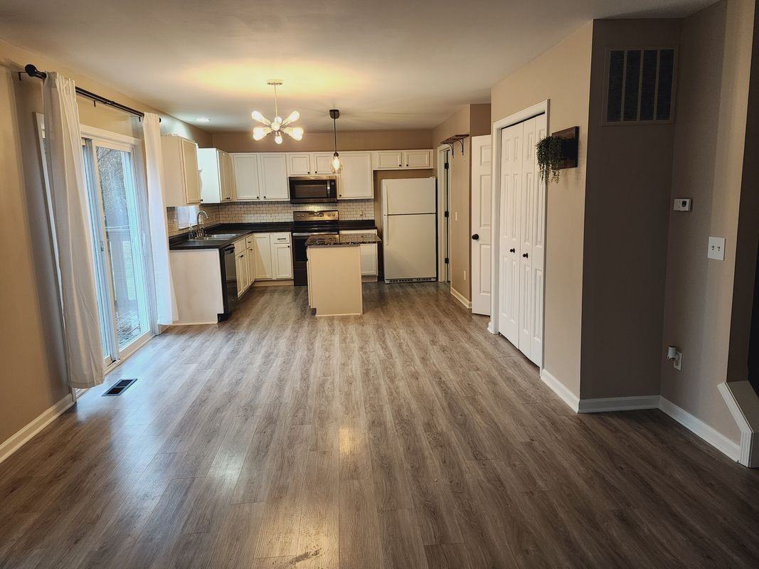 5184 Meadow Crest Cir - Photo 5 of 38