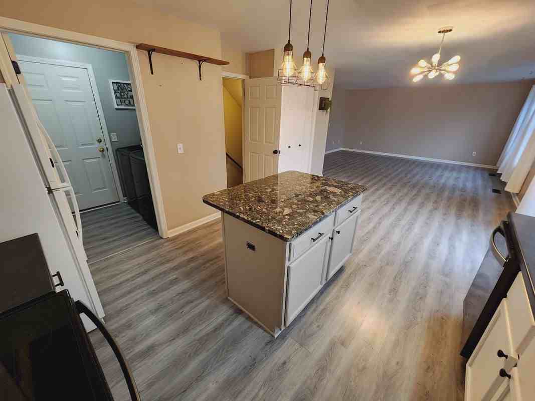 5184 Meadow Crest Cir - Photo 7 of 38