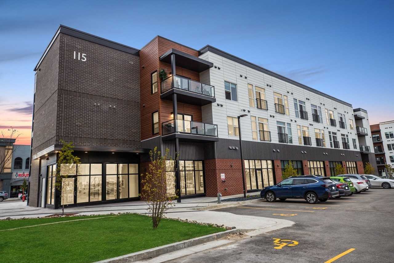 Latitude 49 at Sage Creek - Photo 3 of 47