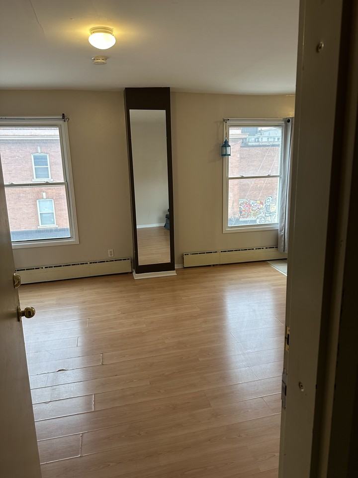 376 MacLaren Street #9 - Photo 2 of 14