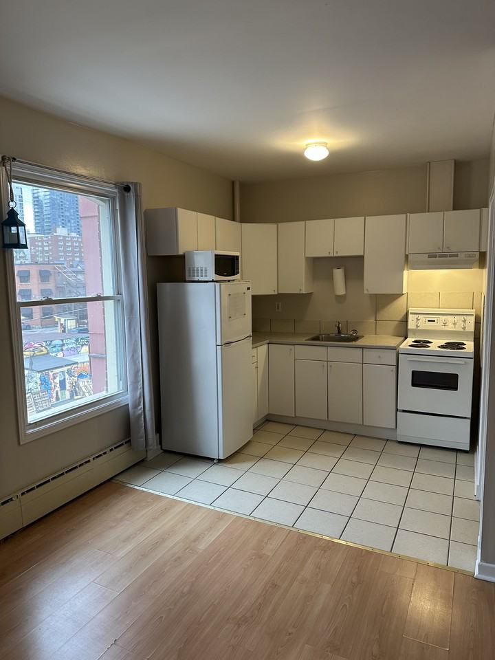 376 MacLaren Street #9 - Photo 3 of 14