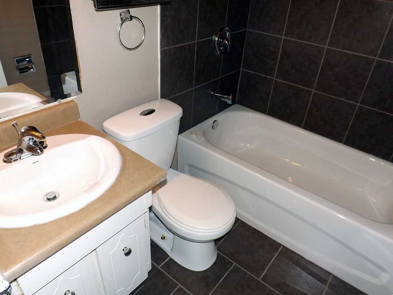 Washington Court - Photo 7 of 8