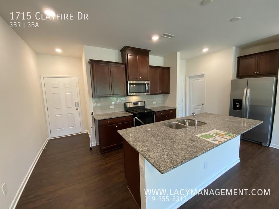 1715 Clayfire Dr #1 - Photo 4 of 21