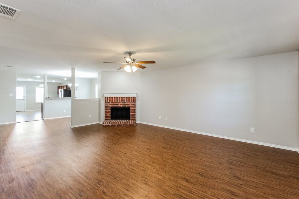 314 Coneflower Dr - Photo 4 of 19