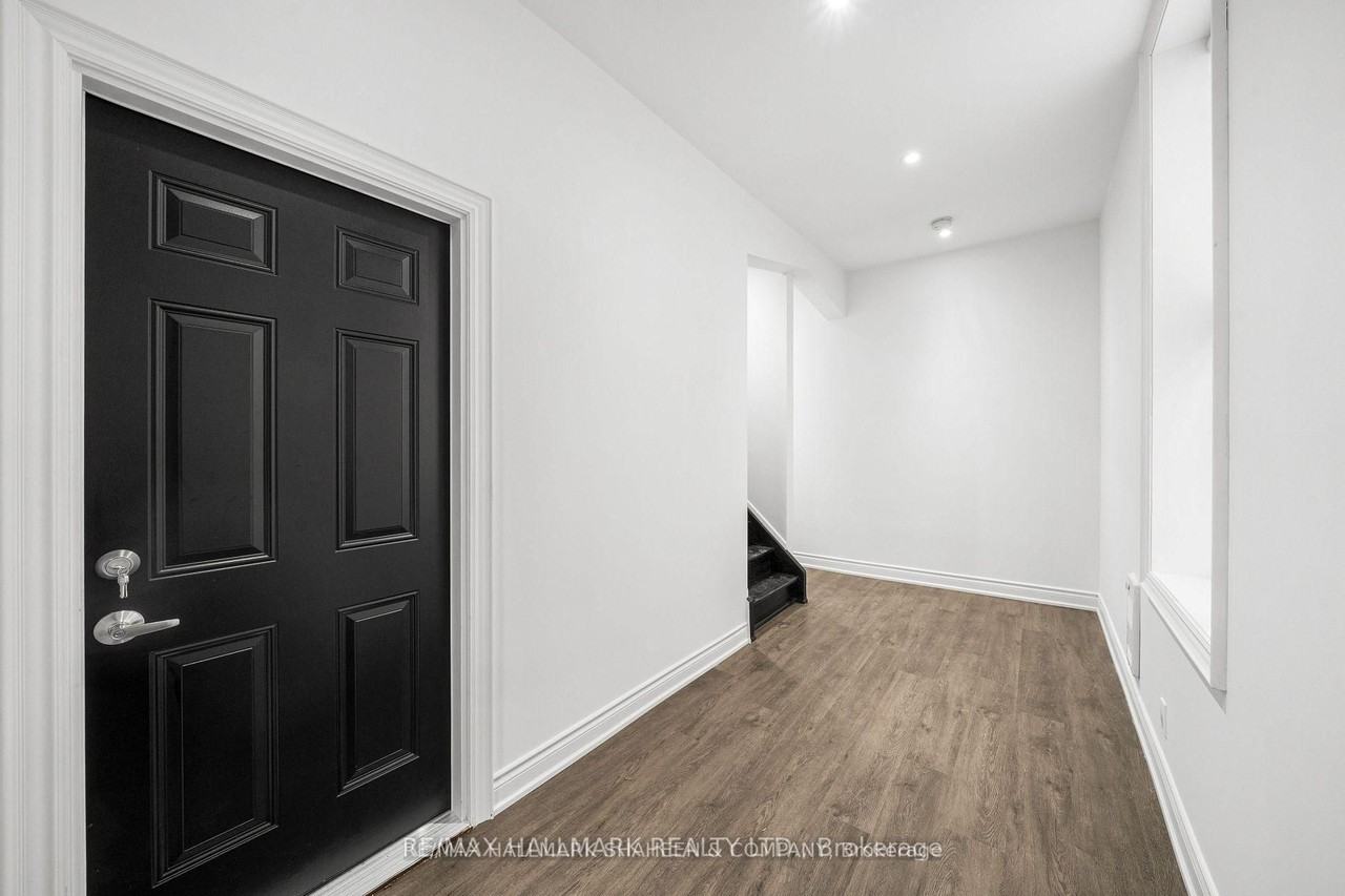 208 Dovercourt Road #C - Photo 3 of 18