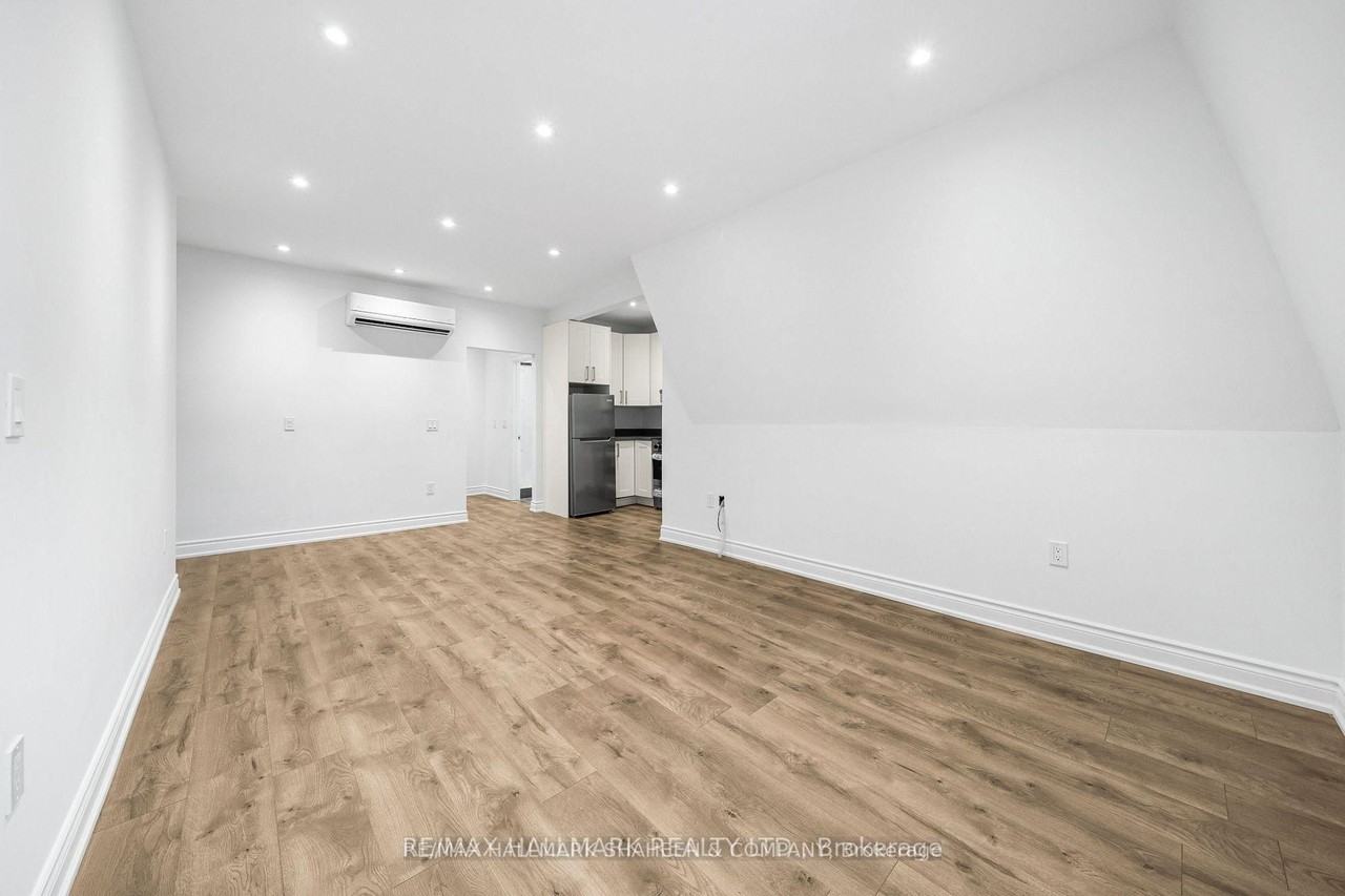 208 Dovercourt Road #C - Photo 6 of 18