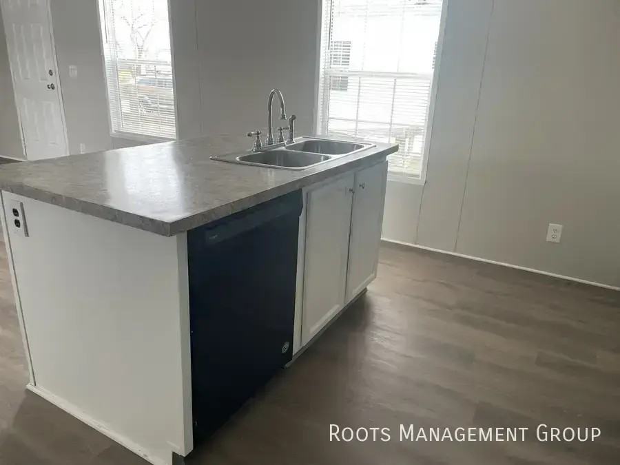 26 Locust St #26 - Photo 3 of 21