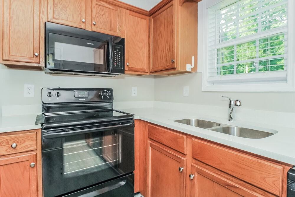 7336 Westwood Ln - Photo 7 of 17