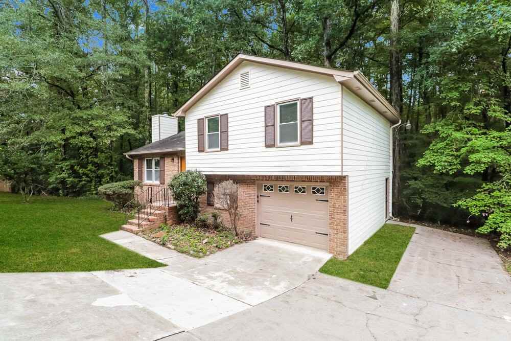 4635 Hamlet Walk Se - Photo 3 of 28