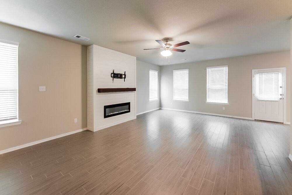 25542 Valverdant Ct - Photo 5 of 17