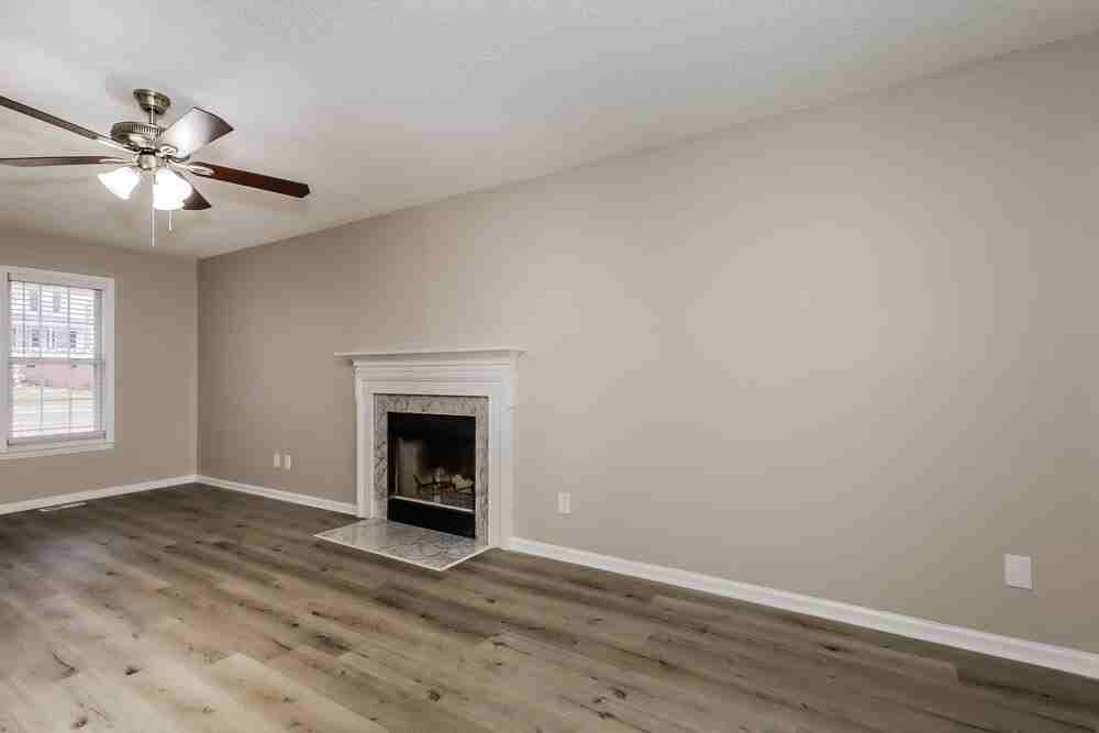 124 Hocutt Dr - Photo 4 of 17