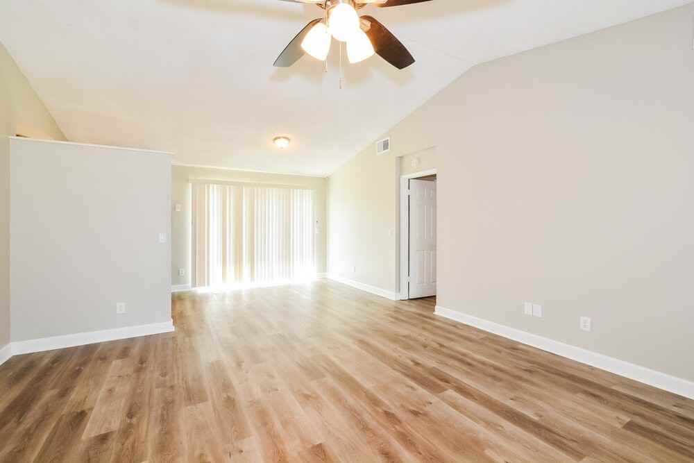 426 Iowa Woods Cir E - Photo 5 of 14