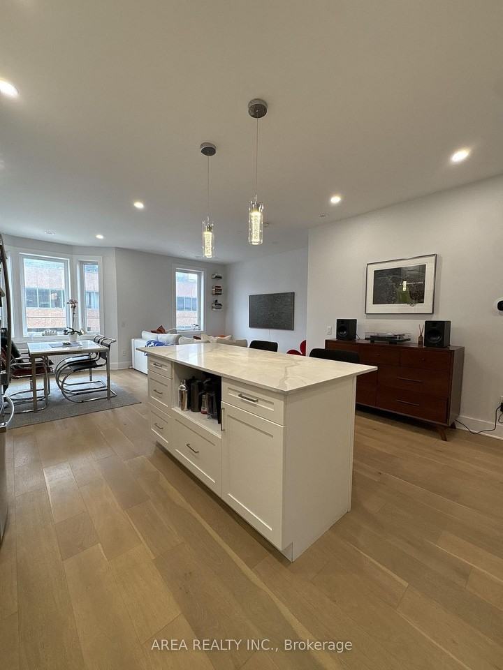 619 College Street #3 - Photo 4 of 15