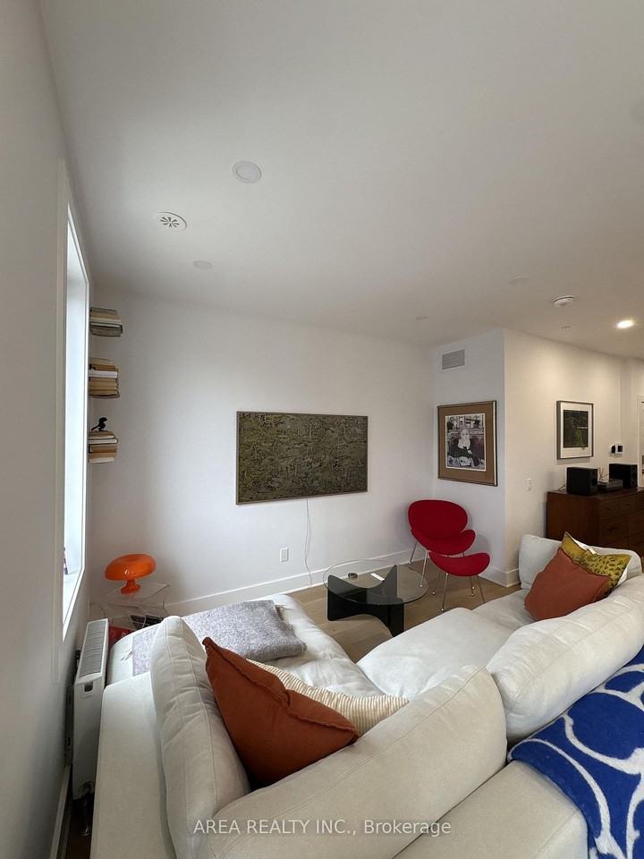 619 College Street #3 - Photo 7 of 15