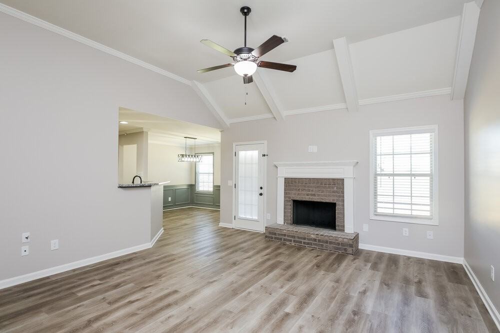 844 Pinnacle Dr - Photo 4 of 17