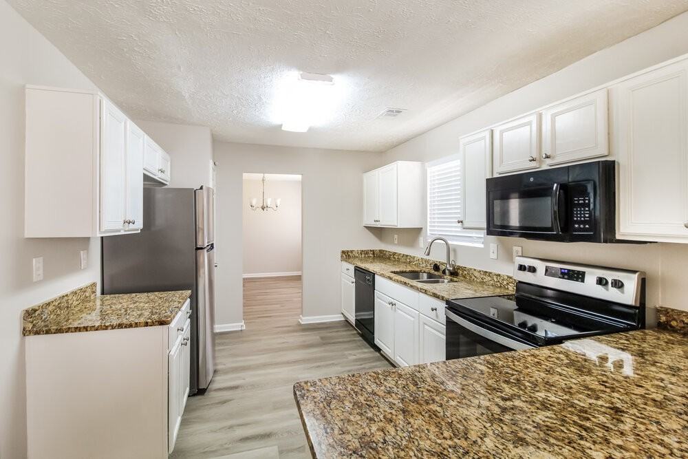 6583 Carriage Ln - Photo 7 of 20
