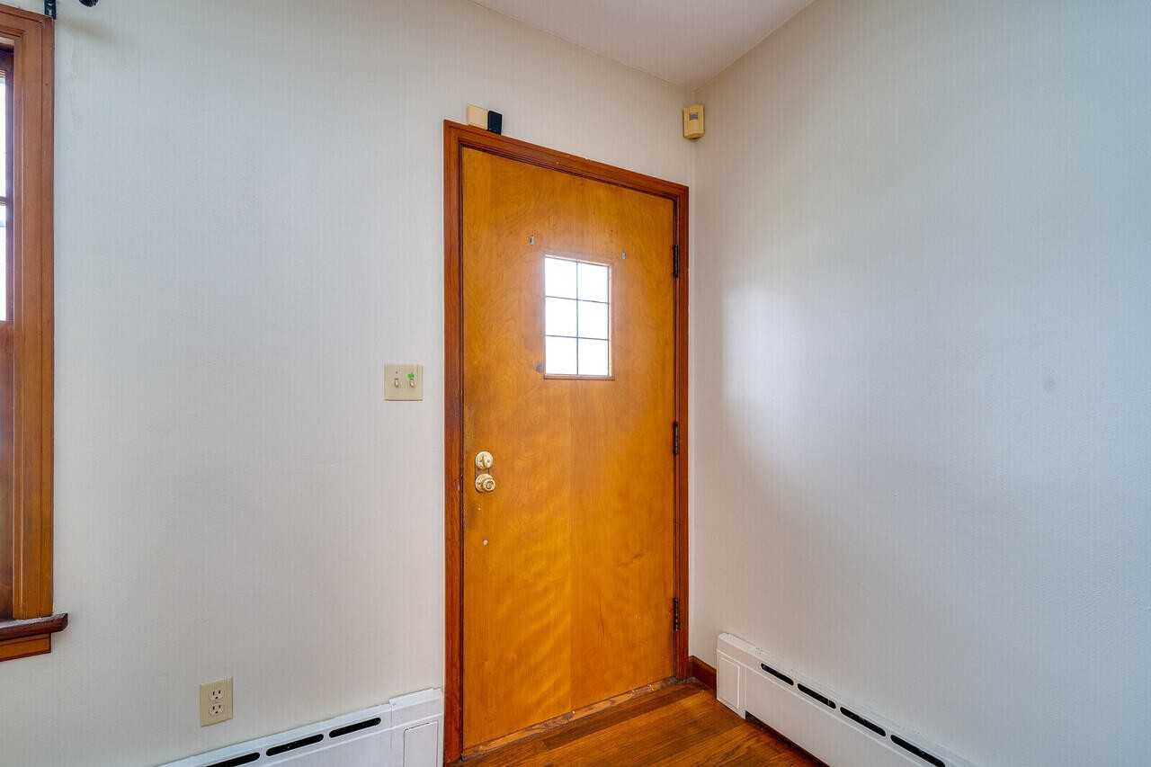 1605 N Fairfield Rd #NA - Photo 3 of 42