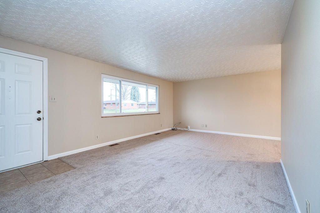 1121 Peidmont Dr #NA - Photo 5 of 33