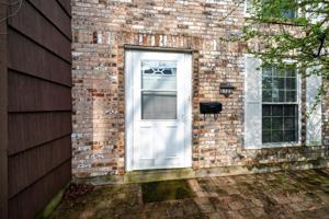 featured image of 1123 Charleston Ct #1123