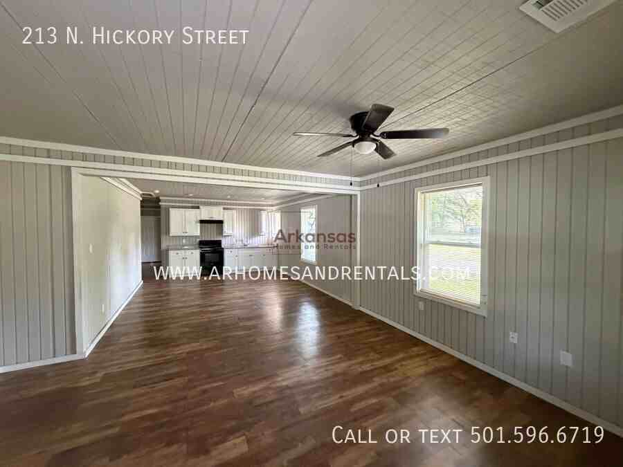 213 N Hickory St - Photo 4 of 17