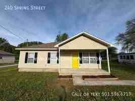 featured image of 240 Spring St