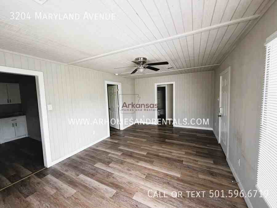 3204 Maryland Ave - Photo 3 of 9