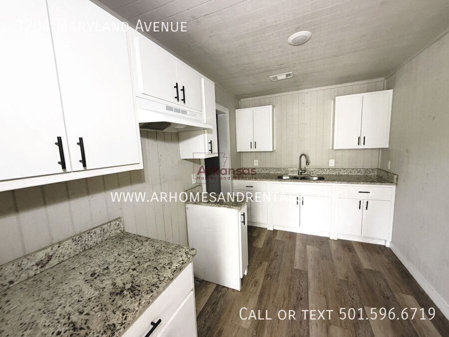 3204 Maryland Ave - Photo 4 of 9