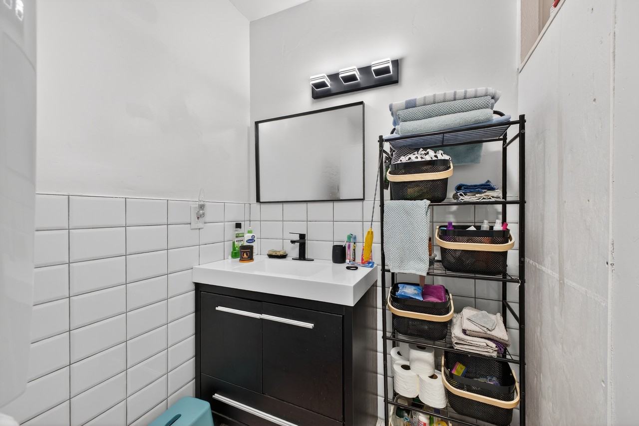 1690 Rue Leclaire - Photo 7 of 19