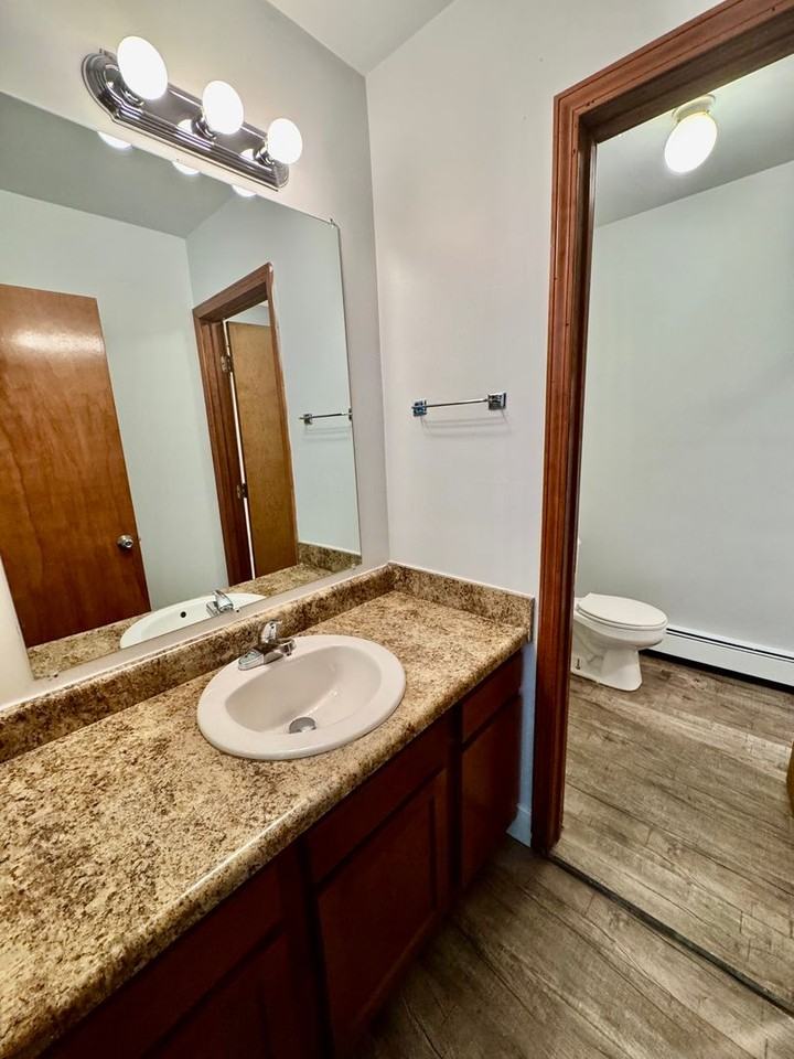 Golfview Manor - Photo 5 of 26