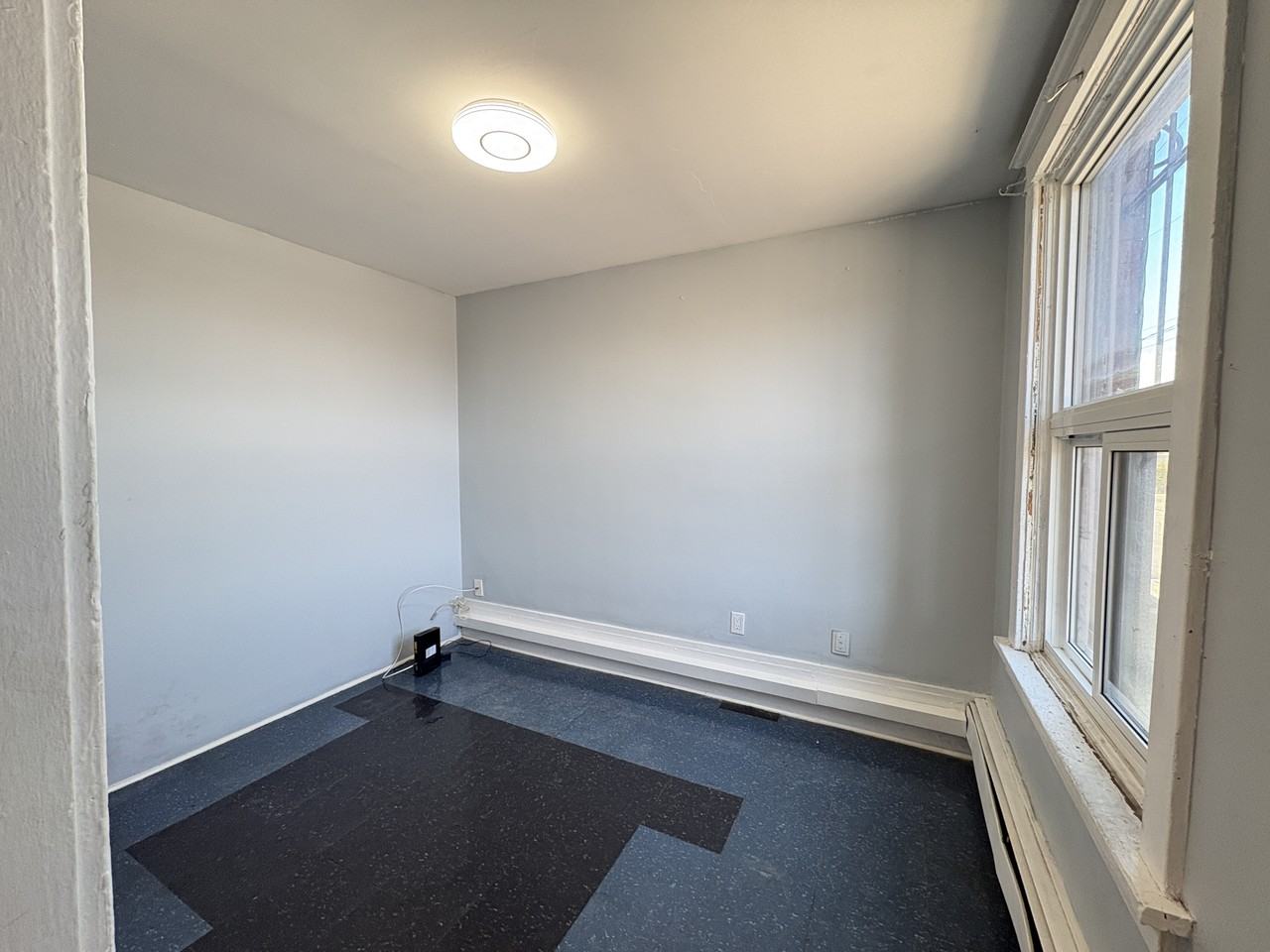 19 Westinghouse Ave Unit 2 - Photo 4 of 10