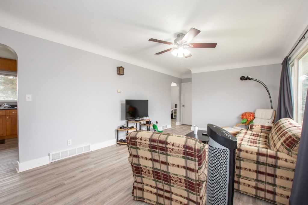 129 Jacobson Ave - Photo 2 of 18