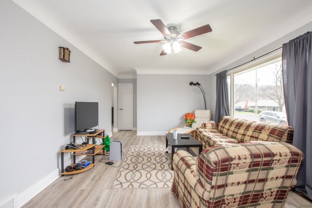 129 Jacobson Ave - Photo 3 of 18