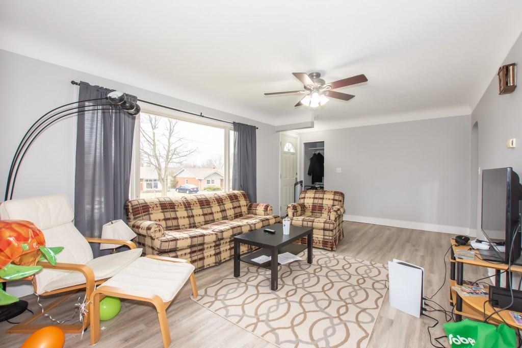 129 Jacobson Ave - Photo 5 of 18