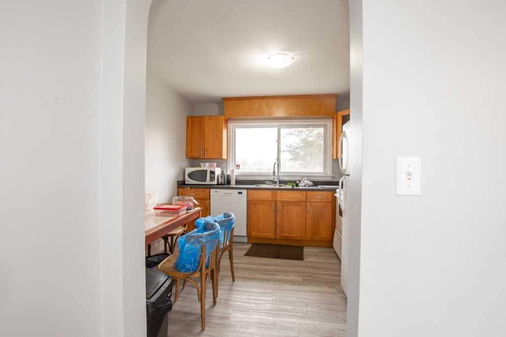 129 Jacobson Ave - Photo 7 of 18