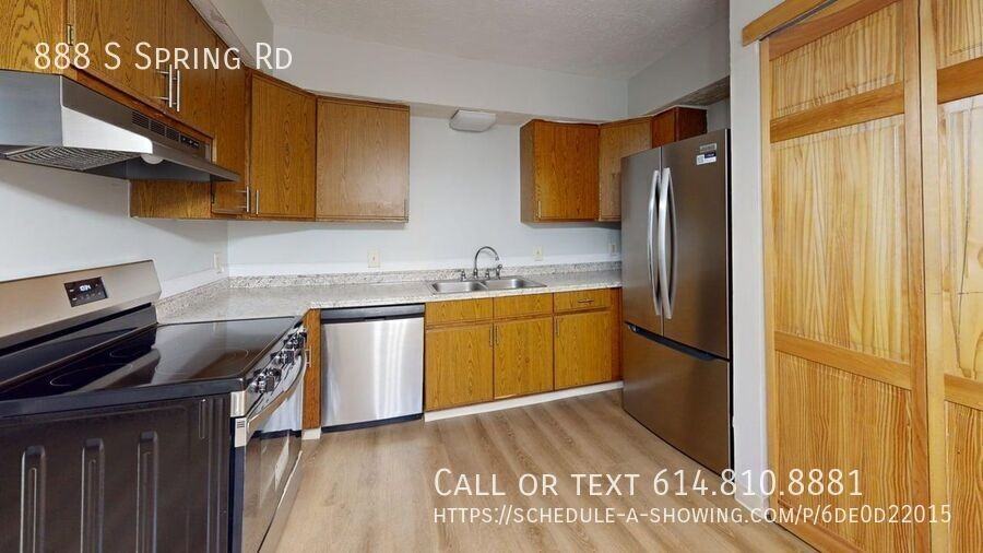 888 S Spring Rd - Photo 2 of 11